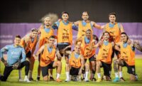 فيديو: عزف منفرد في معسكر أوروغواي قبل كأس العالم