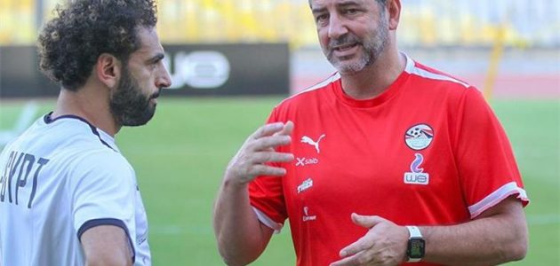 خالد بيومي: على لاعب منتخب مصر أن يقتدي بـ محمد صلاح.. ويشيد بـ فيتوريا