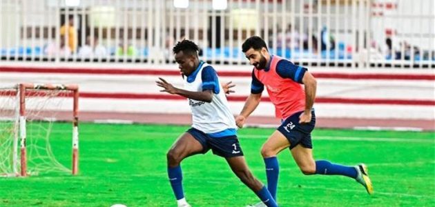 سامسون أكينيولا يصل القاهرة وينتظم في تدريبات الزمالك