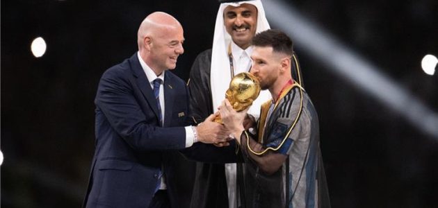 ديلي ميل: قطر قد تدفع رئيس فيفا لتغيير نظام كأس العالم