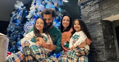 محمد صلاح يحتفل مع عائلته بأعياد الكريسماس.. صور