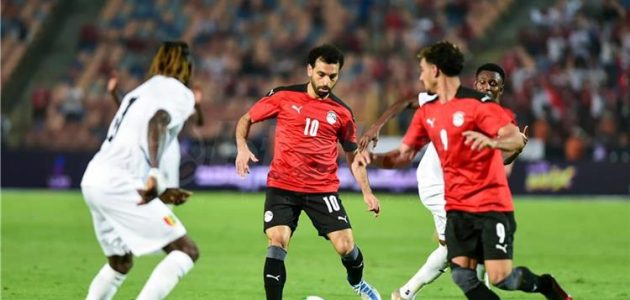 منتخب مصر بالأبيض والأسود أمام غينيا في تصفيات أمم إفريقيا