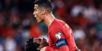 فيديو: هل من حمل رونالدو بعد مباراة البرتغال هو اليوتيوبر الشهير سبيد …؟!
