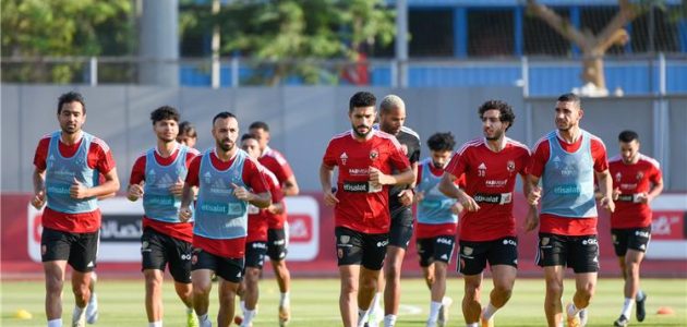 مران الأهلي | الخطيب يحضر تدريب الفريق استعدادًا لمباراة الزمالك.. ومحاضرة فنية للاعبين