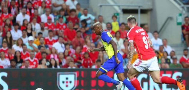 فيديو |  النصر السعودي يسقط برباعية أمام بنفيكا البرتغالي وديًا