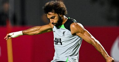 محمد صلاح يشارك فى تدريبات ليفربول الأولى بمعسكر سنغافورة.. صور