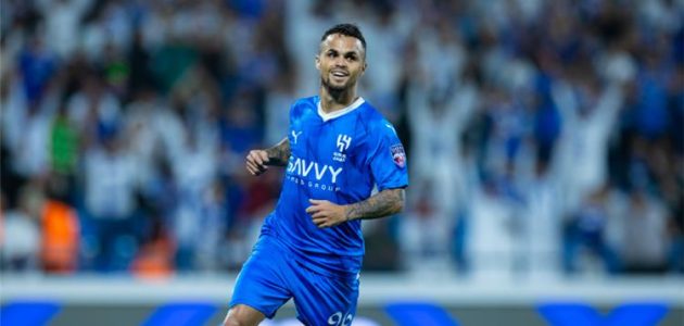 فيديو | ديلجادو يسجل هدف الهلال الأول أمام السد